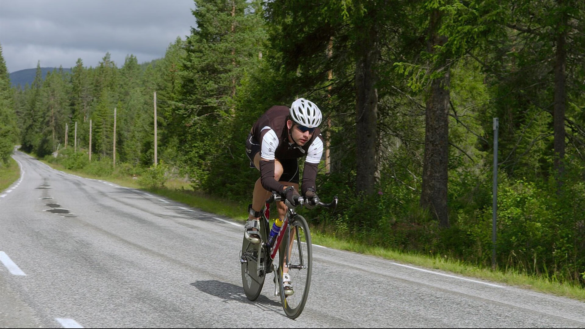 法国混合接力突破自我刷新纪录,法国混双女选手是谁